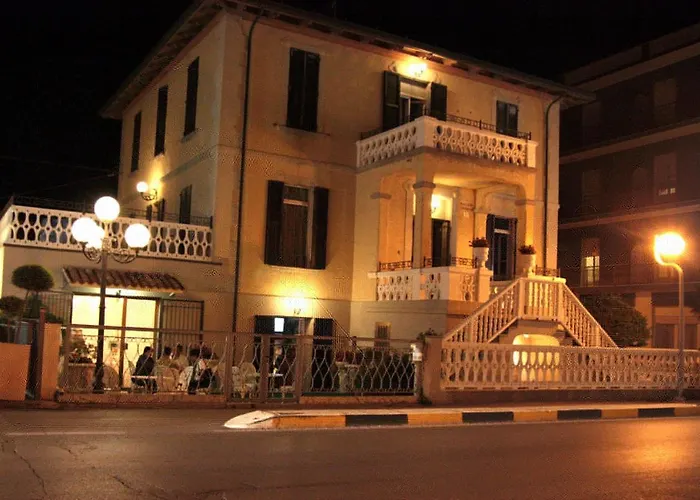 Laura 2* ريميني