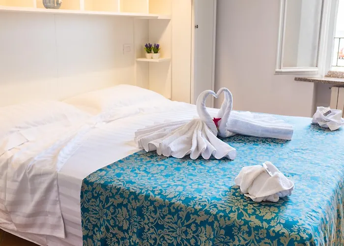 Laura 2* ريميني